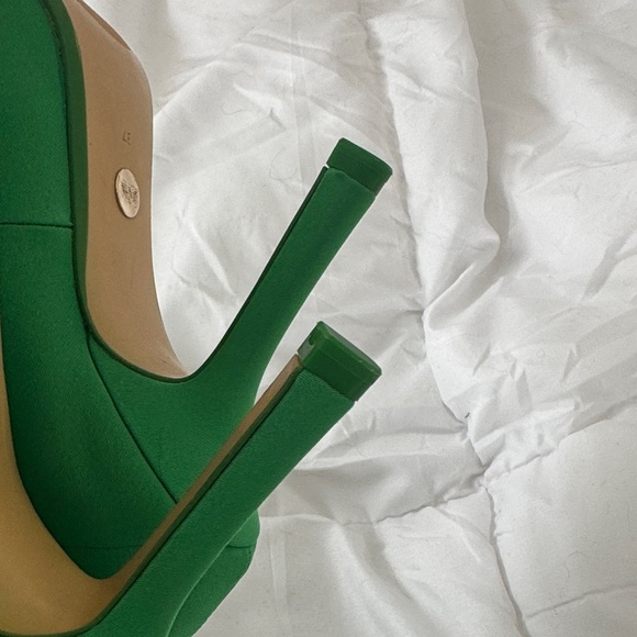 NWT Zara Women's Vibrant Green pointed Toe Heels - Picture 5 of 5